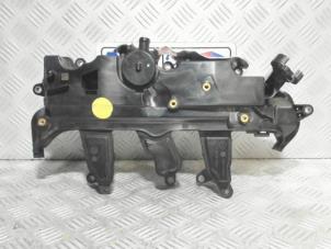 Nieuwe Carterventilatie Renault Master III (JV) 2.3 Energy dCi 180 Twin Turbo 16V FWD Prijs € 54,99 Inclusief btw aangeboden door Automaterialen Ronald Morien B.V.