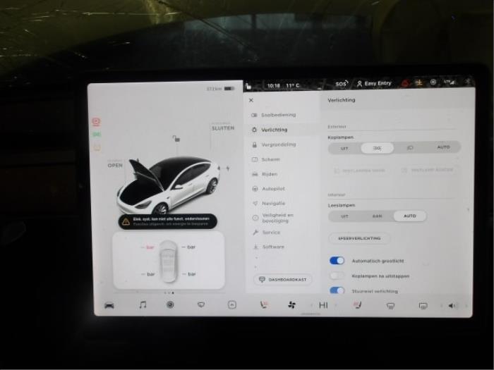 Display Interieur van een Tesla Model 3 Long Range AWD 75 kWh 2021