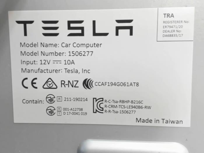 Central electronic module van een Tesla Model 3 Long Range AWD 75 kWh 2021