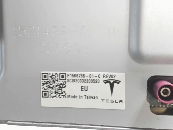 Central electronic module van een Tesla Model 3 Long Range AWD 75 kWh 2021