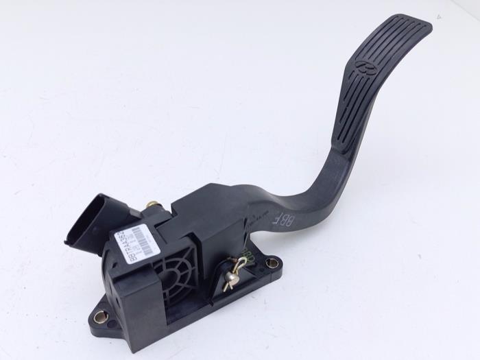 Gebruikte Gaspedaalpositie Sensor Hyundai H-1/H-200 2.5 CRDi Power Prijs € 35,00 Margeregeling aangeboden door Automaterialen Ronald Morien B.V.