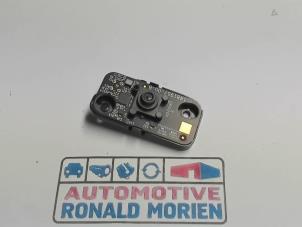 Gebruikte Camera voorzijde Tesla Model 3 Long Range AWD 75 kWh Prijs € 75,00 Inclusief btw aangeboden door Automaterialen Ronald Morien B.V.