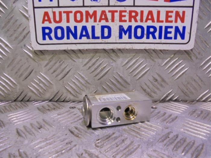 Gebruikte Airco expansieklep Opel Vivaro 1.6 CDTI BiTurbo 140 Prijs € 85,00 Inclusief btw aangeboden door Automaterialen Ronald Morien B.V.