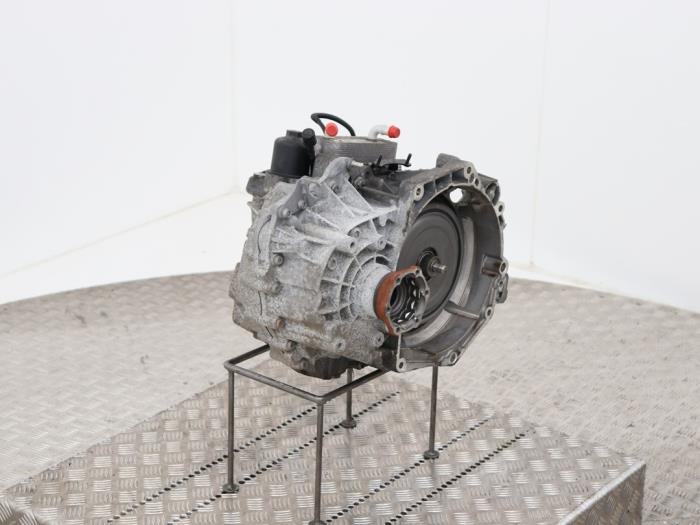 Versnellingsbak van een Volkswagen Scirocco (137/13AD)  2017