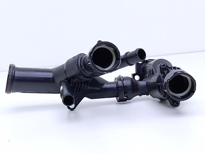 Gebruikte Thermostaathuis Volkswagen Golf VII Variant (AUVV) 2.0 GTD 16V 4Motion Prijs € 30,25 Inclusief btw aangeboden door Automaterialen Ronald Morien B.V.