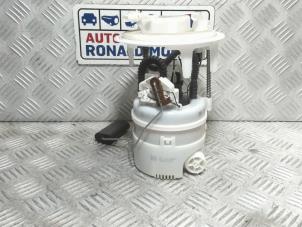 Gebruikte Benzinepomp Opel Corsa F (UB/UH/UP) 1.2 12V 75 Prijs € 95,00 Inclusief btw aangeboden door Automaterialen Ronald Morien B.V.