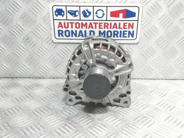 Dynamo van een Volkswagen Transporter/Caravelle T6 2.0 TDI 150 2021