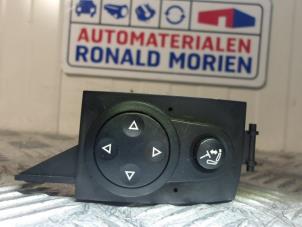 Gebruikte Stuurkolomschakelaar Volkswagen Phaeton (3D) 3.2 V6 30V 4Motion Lang Prijs € 19,00 Margeregeling aangeboden door Automaterialen Ronald Morien B.V.