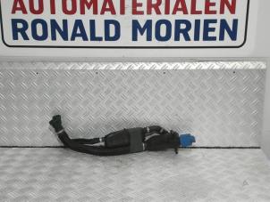 Gebruikte Vulpijp ad-blue tank Volkswagen Transporter/Caravelle T6 2.0 TDI 150 Prijs € 54,45 Inclusief btw aangeboden door Automaterialen Ronald Morien B.V.