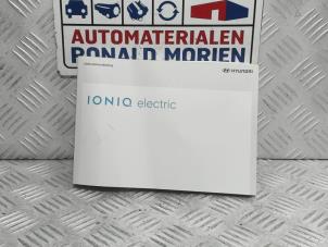 Gebruikte Instructie Boekje Hyundai Ioniq Electric Prijs € 35,00 Margeregeling aangeboden door Automaterialen Ronald Morien B.V.