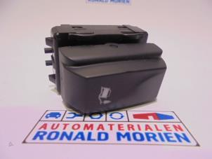 Gebruikte ESP Schakelaar Renault Trafic (1FL/2FL/3FL/4FL) 1.6 dCi 125 Twin Turbo Prijs € 10,00 Margeregeling aangeboden door Automaterialen Ronald Morien B.V.