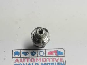 Oliedruk sensor van een Volkswagen Golf VIII (CD1) 1.5 eTSI 16V 2021