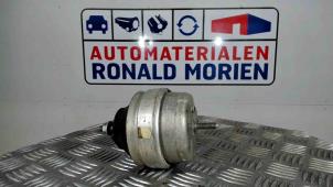 Gebruikte Motorsteun Audi A4 (B6) 1.6 Prijs € 25,00 Margeregeling aangeboden door Automaterialen Ronald Morien B.V.