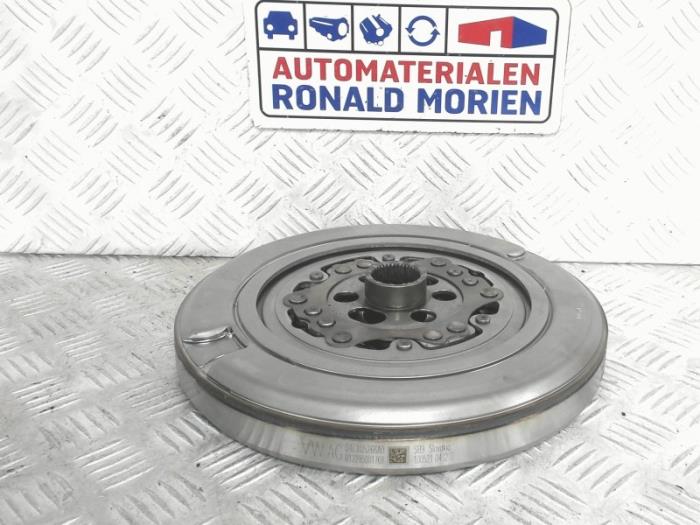 Gebruikte Vliegwiel dubbele massa Volkswagen Passat Variant (3G5) 1.4 GTE 16V Prijs € 151,25 Inclusief btw aangeboden door Automaterialen Ronald Morien B.V.