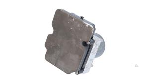 Gebruikte ABS Pomp Renault Clio V (RJAB) 1.0 TCe 100 12V Prijs € 195,00 Margeregeling aangeboden door Automaterialen Ronald Morien B.V.