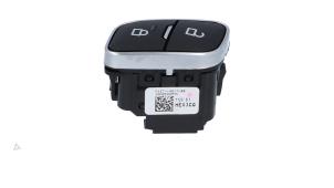 Gebruikte Schakelaar Centr. Deurvergrendeling Ford Kuga II (DM2) 1.5 EcoBoost 16V 4x4 Prijs € 8,26 Margeregeling aangeboden door Automaterialen Ronald Morien B.V.