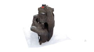 Gebruikte Remklauw (Tang) rechts-voor Ford Fiesta 7 1.0 EcoBoost 12V 100 Prijs € 39,00 Inclusief btw aangeboden door Automaterialen Ronald Morien B.V.