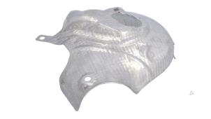 Gebruikte Hitteschild uitlaat Volkswagen Transporter/Caravelle T6 2.0 TDI 204 4Motion Prijs € 19,00 Inclusief btw aangeboden door Automaterialen Ronald Morien B.V.