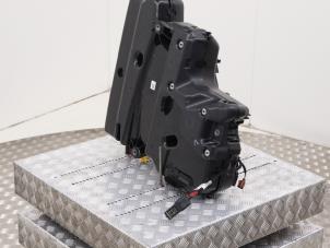 Gebruikte Tank adblue Volkswagen Transporter/Caravelle T6 2.0 TDI 150 California 4Motion Prijs € 332,75 Inclusief btw aangeboden door Automaterialen Ronald Morien B.V.