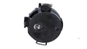 Gebruikte Sensor regen Renault Megane II Grandtour (KM) 2.0 16V Prijs € 19,00 Margeregeling aangeboden door Automaterialen Ronald Morien B.V.