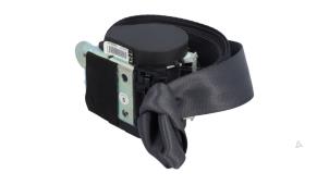 Gebruikte Veiligheidsgordel rechts-voor Renault Megane II Grandtour (KM) 2.0 16V Prijs € 29,00 Margeregeling aangeboden door Automaterialen Ronald Morien B.V.