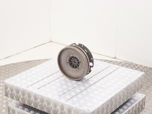 Gebruikte Vliegwiel dubbele massa Audi A4 Avant (B9) 2.0 TDI 16V Prijs € 225,00 Inclusief btw aangeboden door Automaterialen Ronald Morien B.V.