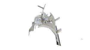 Gebruikte Hitteschild uitlaat Dacia Duster (SR) 1.3 TCE 150 16V Prijs € 40,00 Inclusief btw aangeboden door Automaterialen Ronald Morien B.V.