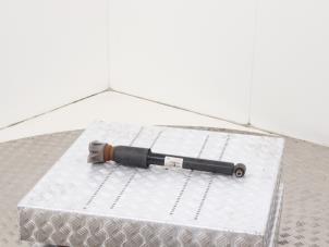 Gebruikte Schokdemper rechts-achter BMW 2 serie (F22) 218i 1.5 TwinPower Turbo 12V Prijs € 42,35 Inclusief btw aangeboden door Automaterialen Ronald Morien B.V.