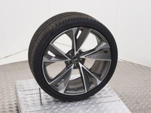 Gebruikte Velg + Band Audi RS 6 Avant (C7) 4.0 V8 TFSI 32V Prijs € 275,00 Margeregeling aangeboden door Automaterialen Ronald Morien B.V.