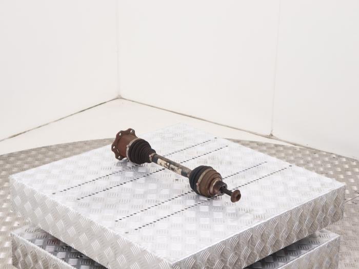Gebruikte Aandrijfas rechts-voor Audi A4 Quattro (B8) 2.0 TFSI 16V Prijs € 75,00 Margeregeling aangeboden door Automaterialen Ronald Morien B.V.