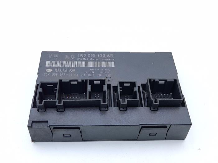 Gebruikte Bodycontrol Module Volkswagen Golf V (1K1) 2.0 GTI 16V Prijs € 25,00 Margeregeling aangeboden door Automaterialen Ronald Morien B.V.