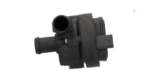 Gebruikte Extra waterpomp Audi A3 Sportback (8VA/8VF) 1.8 TFSI 16V Prijs € 25,00 Margeregeling aangeboden door Automaterialen Ronald Morien B.V.