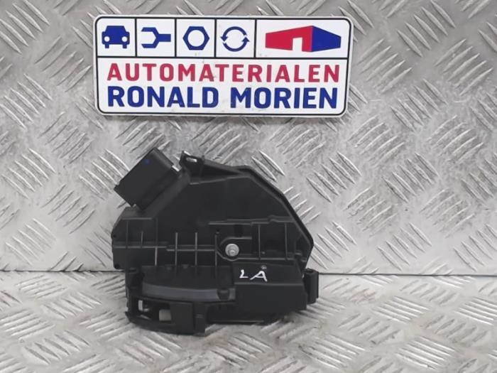Slotmechaniek Portier 4Deurs links-achter van een Ford Kuga II (DM2) 1.5 EcoBoost 16V 150 2018