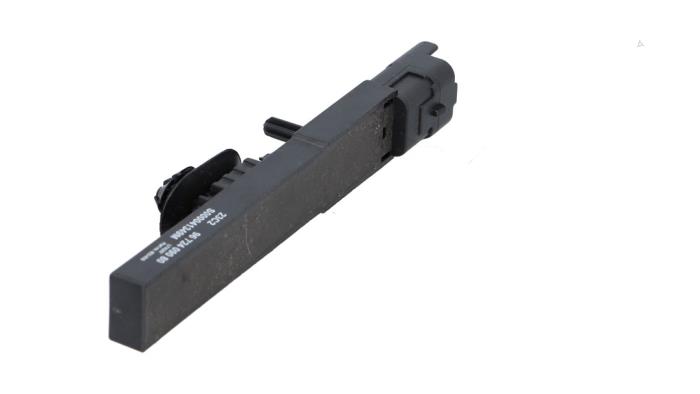 Gebruikte Antenne Citroen DS5 (KD/KF) 2.0 165 HYbrid4 16V Prijs € 7,50 Margeregeling aangeboden door Automaterialen Ronald Morien B.V.