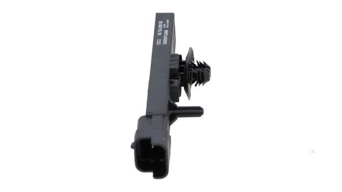 Gebruikte Antenne Citroen DS5 (KD/KF) 2.0 165 HYbrid4 16V Prijs € 7,50 Margeregeling aangeboden door Automaterialen Ronald Morien B.V.