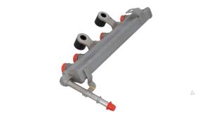 Gebruikte Common rail (Injectie) Peugeot 108 1.0 12V VVT-i Prijs € 55,00 Margeregeling aangeboden door Automaterialen Ronald Morien B.V.