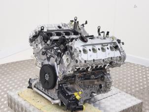 Motor van een Audi Q7 (4LB) 4.2 FSI V8 32V 2014