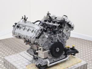 Motor van een Audi Q7 (4LB) 4.2 FSI V8 32V 2014