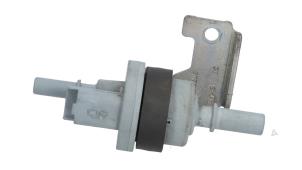 Gebruikte Evap klep Peugeot 208 I (CA/CC/CK/CL) 1.2 12V e-THP PureTech 110 Prijs € 10,00 Margeregeling aangeboden door Automaterialen Ronald Morien B.V.