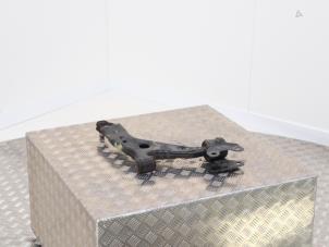 Gebruikte Draagarm links-voor Ford Kuga II (DM2) 1.5 EcoBoost 16V 150 Prijs € 89,00 Margeregeling aangeboden door Automaterialen Ronald Morien B.V.