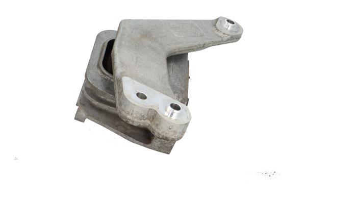 Gebruikte Motorrubber Volkswagen Jetta IV (162/16A) 1.4 TSI Hybrid 16V Prijs € 29,00 Margeregeling aangeboden door Automaterialen Ronald Morien B.V.