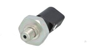 Nieuwe Schakelaar Oliedruk Volkswagen Crafter (SY) 2.0 TDI Prijs € 9,99 Inclusief btw aangeboden door Automaterialen Ronald Morien B.V.