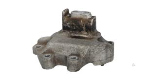 Gebruikte Versnellingsbak Steun Peugeot 308 SW (L4/L9/LC/LJ/LR) 1.6 BlueHDi 120 Prijs € 29,00 Margeregeling aangeboden door Automaterialen Ronald Morien B.V.