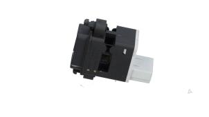 Gebruikte Sensor Temperatuur binnen Ford Mondeo V Wagon 2.0 Hybrid 16V Prijs € 19,00 Margeregeling aangeboden door Automaterialen Ronald Morien B.V.