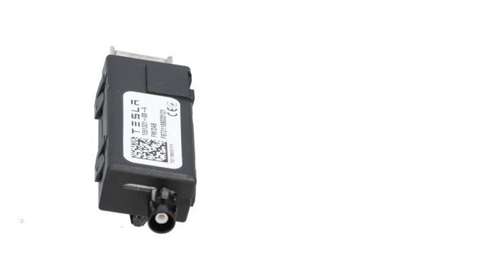 Gebruikte Antenne Tesla Model Y (5YJY) EV 4x4 Prijs € 39,00 Inclusief btw aangeboden door Automaterialen Ronald Morien B.V.