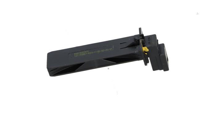 Gebruikte Temperatuursensor binnen Tesla Model Y (5YJY) EV 4x4 Prijs € 25,00 Inclusief btw aangeboden door Automaterialen Ronald Morien B.V.