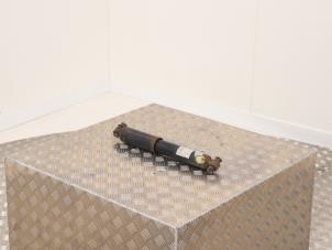 Gebruikte Schokdemper links-achter Ford Transit Connect (PJ2) 1.5 TDCi ECOnetic Prijs € 35,00 Margeregeling aangeboden door Automaterialen Ronald Morien B.V.