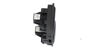 Gebruikte Schakelaar Opel Zafira Tourer (P12) 2.0 CDTI 16V 130 Ecotec Prijs € 9,99 Inclusief btw aangeboden door Automaterialen Ronald Morien B.V.