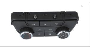 Gebruikte Chaufage Bedieningspaneel Opel Zafira Tourer (P12) 2.0 CDTI 16V 130 Ecotec Prijs € 54,45 Inclusief btw aangeboden door Automaterialen Ronald Morien B.V.