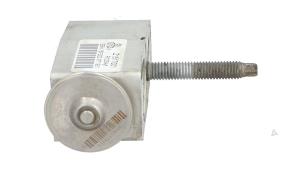 Gebruikte Airco expansieklep Opel Zafira Tourer (P12) 2.0 CDTI 16V 130 Ecotec Prijs € 19,00 Inclusief btw aangeboden door Automaterialen Ronald Morien B.V.